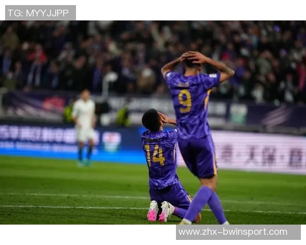 天津泰达迎战广州恒大争夺中超联赛关键三分的精彩对决